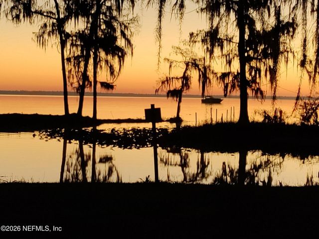 213 E CHAR Lane, Crescent City, FL 32112