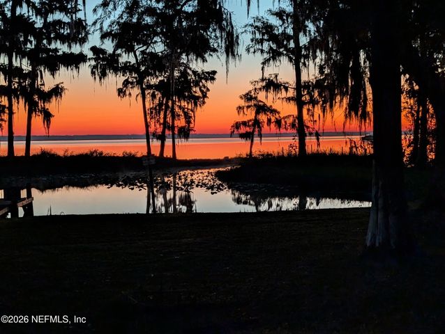 213 E CHAR Lane, Crescent City, FL 32112