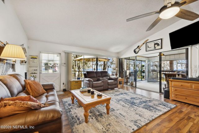 213 E CHAR Lane, Crescent City, FL 32112