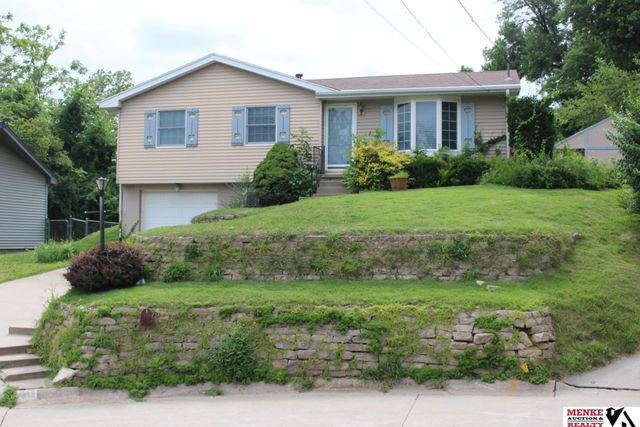 27 Bonnie Brae Circle, Council Bluffs, IA 51503