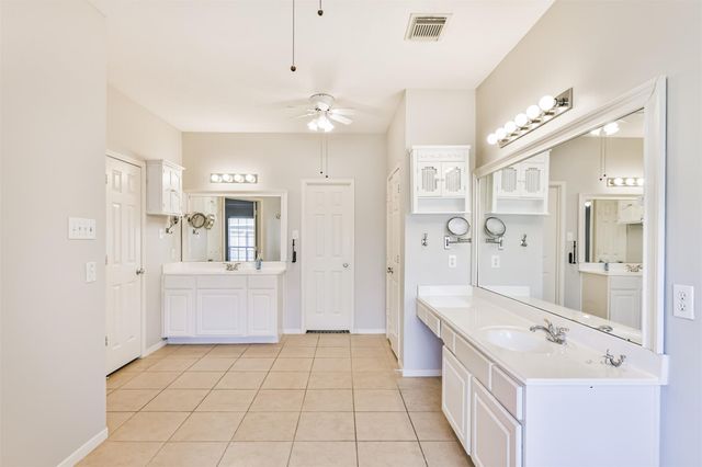 2621 Drift Wood Lane, Seabrook, TX 77586