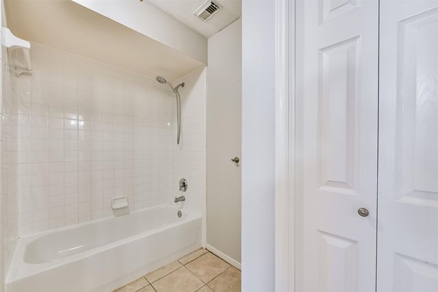 2621 Drift Wood Lane, Seabrook, TX 77586