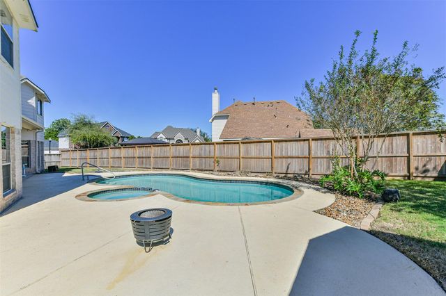 2621 Drift Wood Lane, Seabrook, TX 77586