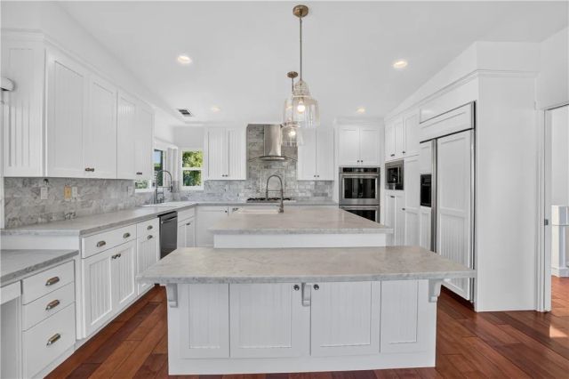 9 Curl, Corona Del Mar, CA 92625