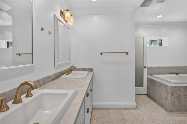 9 Curl, Corona Del Mar, CA 92625