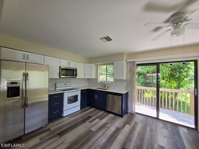 2455 Thomasson DR B, Naples, FL 34112