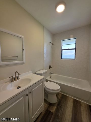 2455 Thomasson DR B, Naples, FL 34112