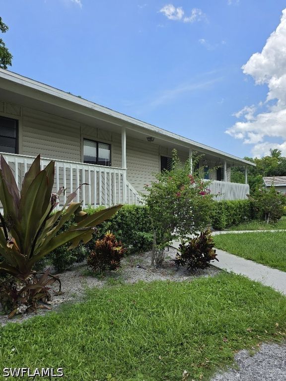 2455 Thomasson DR B, Naples, FL 34112