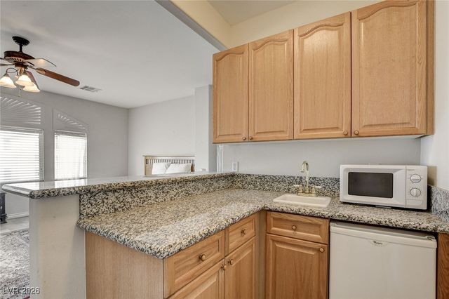 144 Tamarron Cliffs Street, Las Vegas, NV 89148