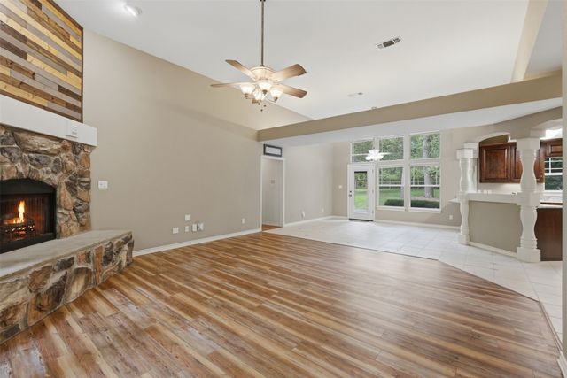 565 W El Dorado Drive, Scroggins, TX 75480