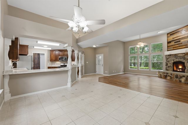 565 W El Dorado Drive, Scroggins, TX 75480