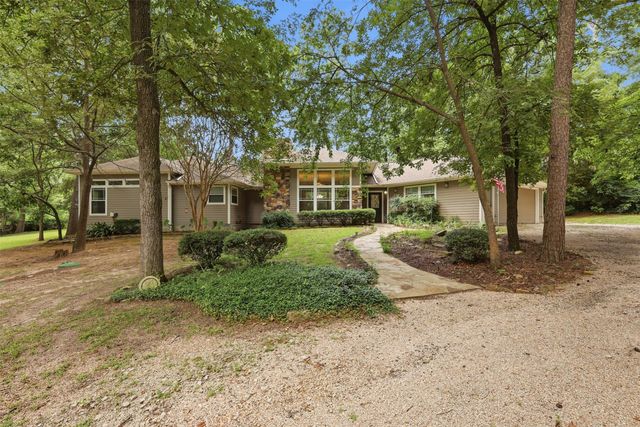 565 W El Dorado Drive, Scroggins, TX 75480