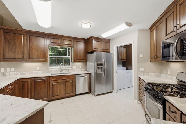 565 W El Dorado Drive, Scroggins, TX 75480