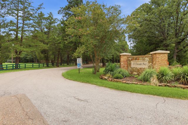 565 W El Dorado Drive, Scroggins, TX 75480