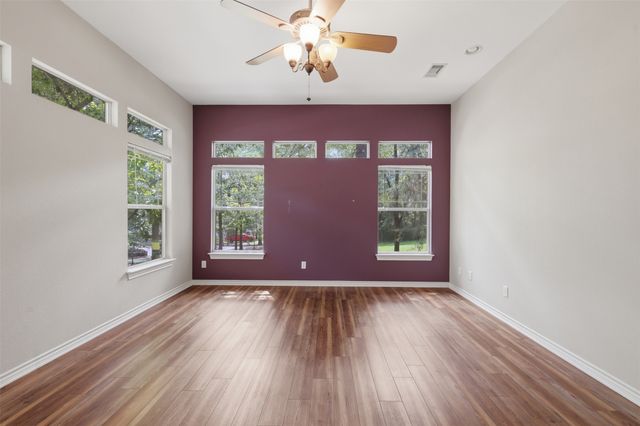 565 W El Dorado Drive, Scroggins, TX 75480