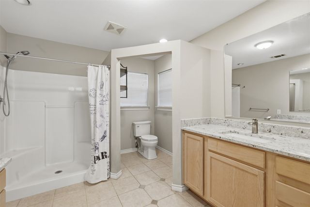 565 W El Dorado Drive, Scroggins, TX 75480