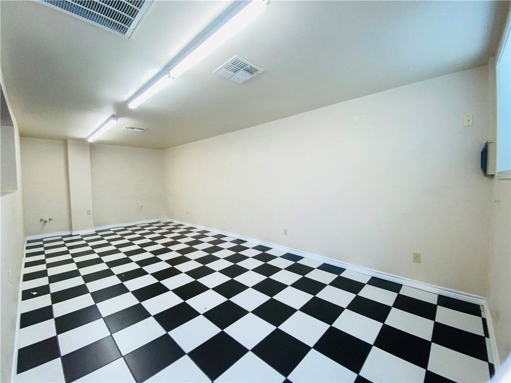 114 W Ave C, Gregory, TX 78359 — photo 4