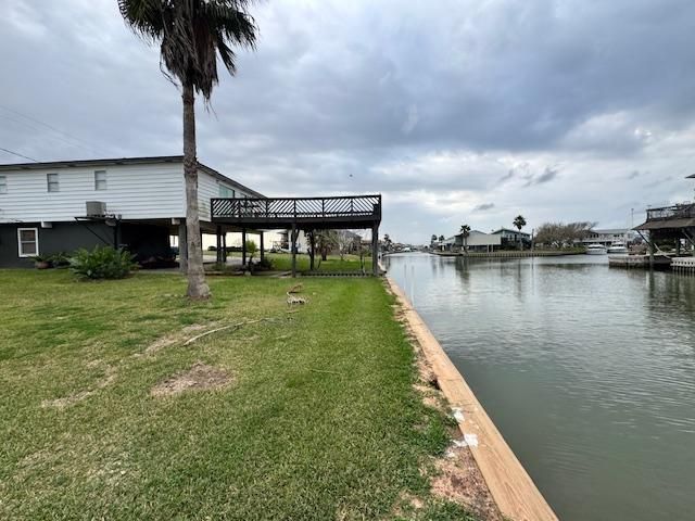 1571 Blue Water Drive, Freeport, TX 77541