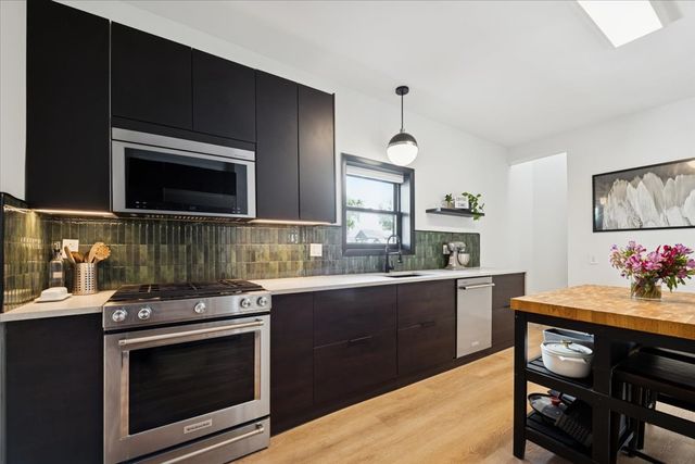 1124 Lathrop Avenue, Forest Park, IL 60130