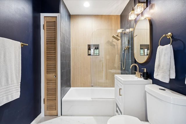 1124 Lathrop Avenue, Forest Park, IL 60130