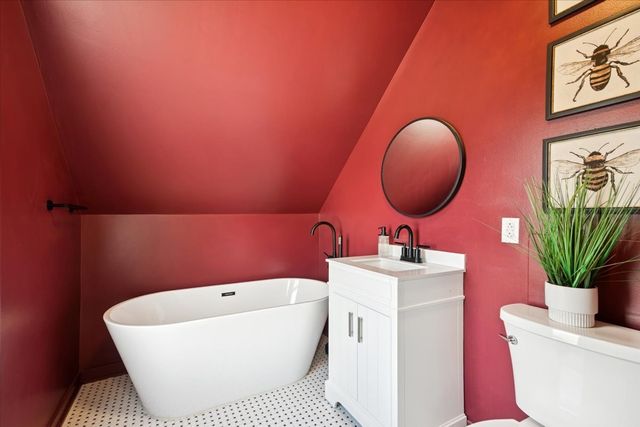 1124 Lathrop Avenue, Forest Park, IL 60130