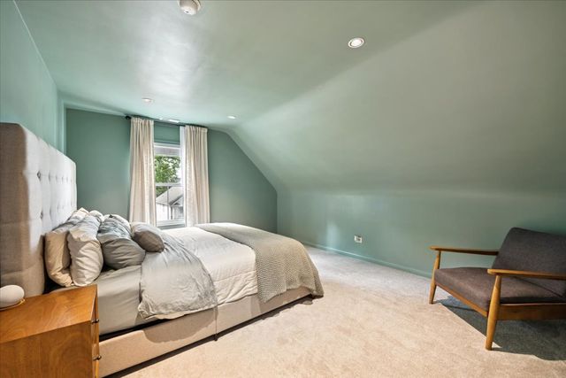 1124 Lathrop Avenue, Forest Park, IL 60130