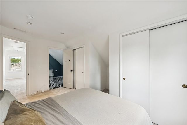 1124 Lathrop Avenue, Forest Park, IL 60130