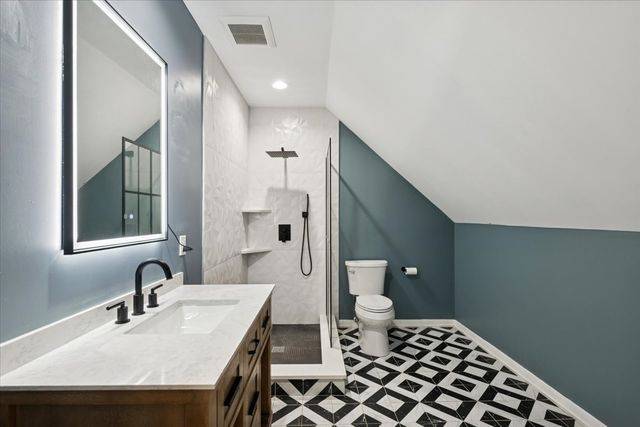 1124 Lathrop Avenue, Forest Park, IL 60130