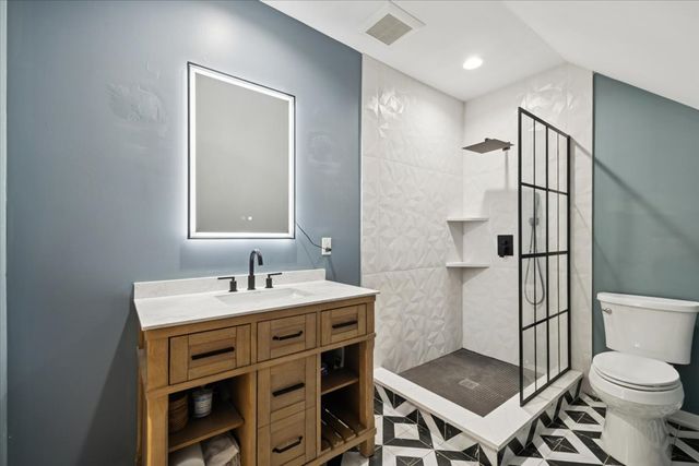 1124 Lathrop Avenue, Forest Park, IL 60130