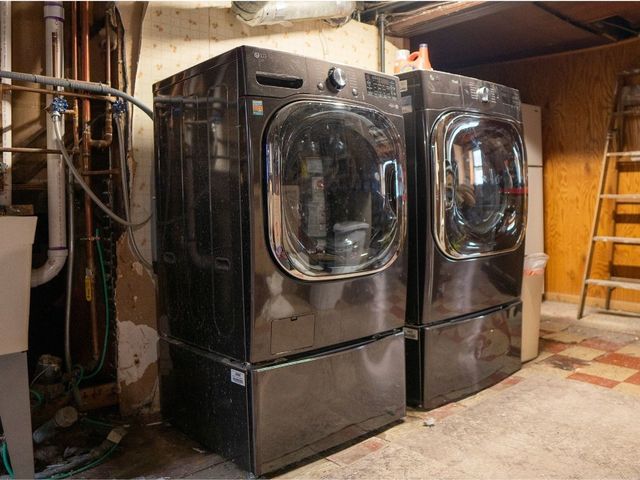 1124 Lathrop Avenue, Forest Park, IL 60130