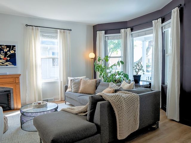 1124 Lathrop Avenue, Forest Park, IL 60130