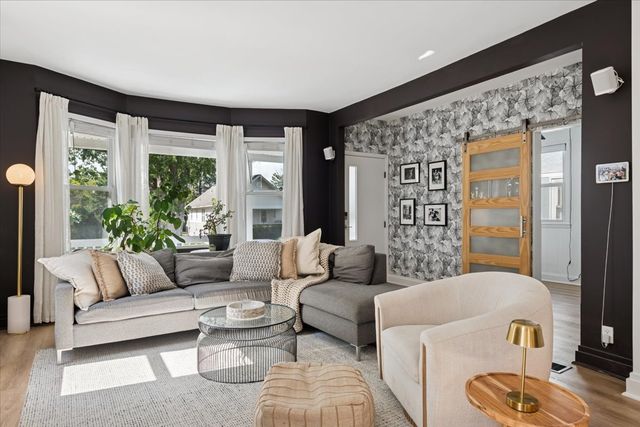 1124 Lathrop Avenue, Forest Park, IL 60130