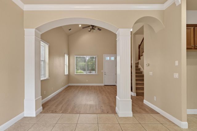 8221 Ashcrest Ln, Fair Oaks, CA 95628