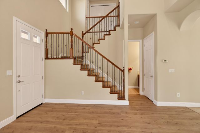 8221 Ashcrest Ln, Fair Oaks, CA 95628