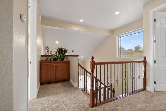 8221 Ashcrest Ln, Fair Oaks, CA 95628
