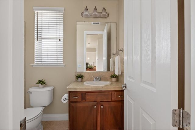8221 Ashcrest Ln, Fair Oaks, CA 95628