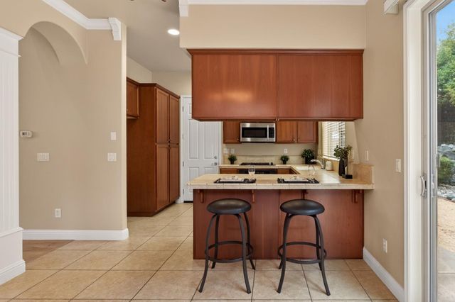 8221 Ashcrest Ln, Fair Oaks, CA 95628