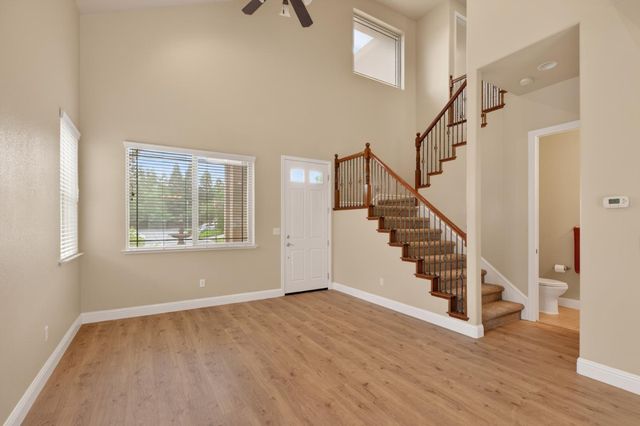 8221 Ashcrest Ln, Fair Oaks, CA 95628
