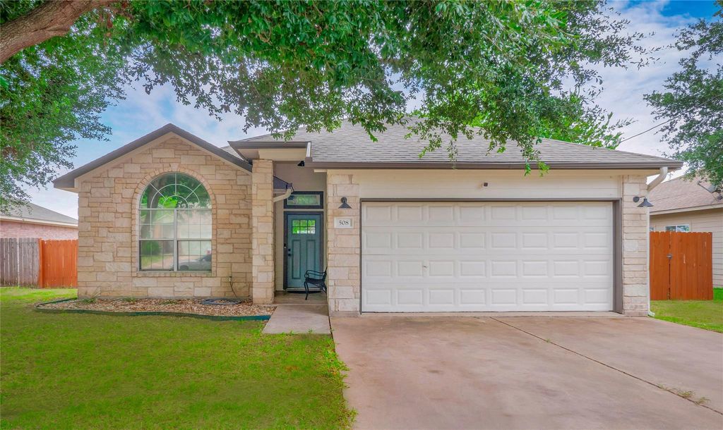508 Lydia LN, Thrall, TX 76578