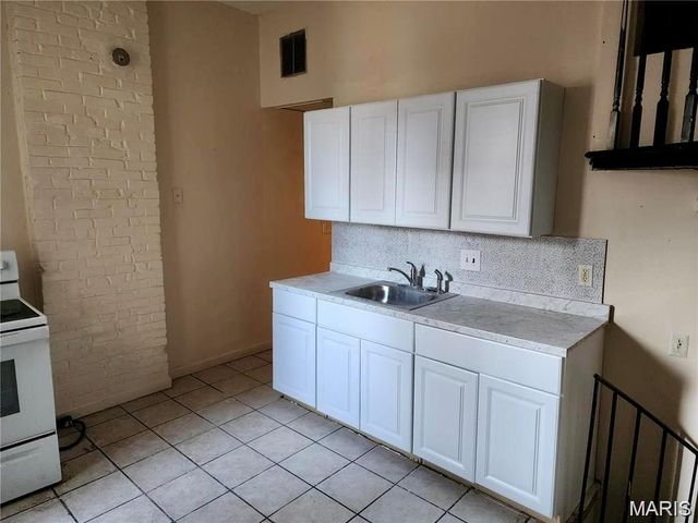 3846 Virginia Avenue, St Louis, MO 63118