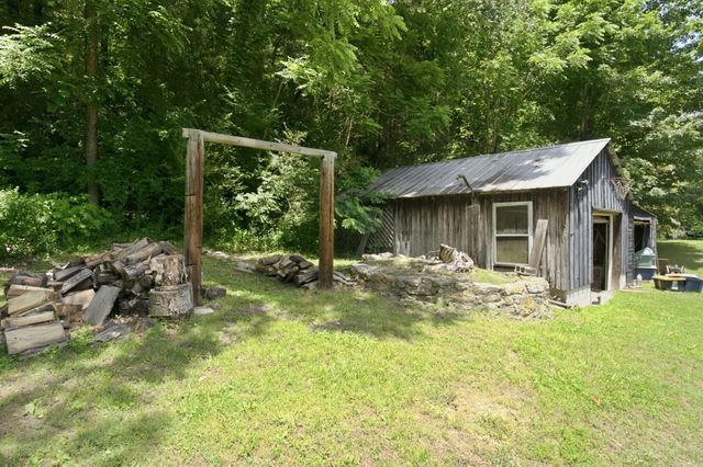 1821 Little Marrowbone Rd, Ashland City, TN 37015