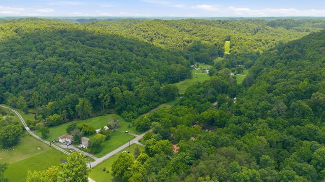 1821 Little Marrowbone Rd, Ashland City, TN 37015
