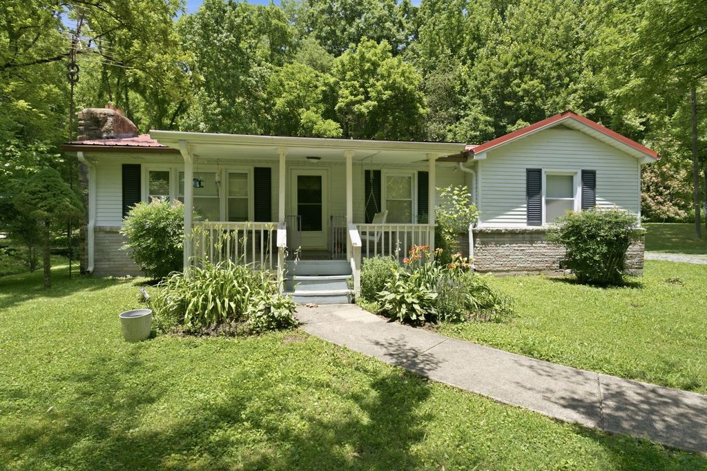 1821 Little Marrowbone Rd, Ashland City, TN 37015