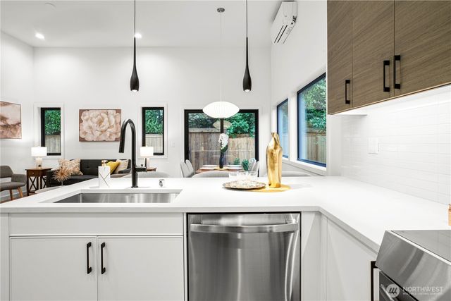 13024 Corliss Avenue N, Seattle, WA 98133