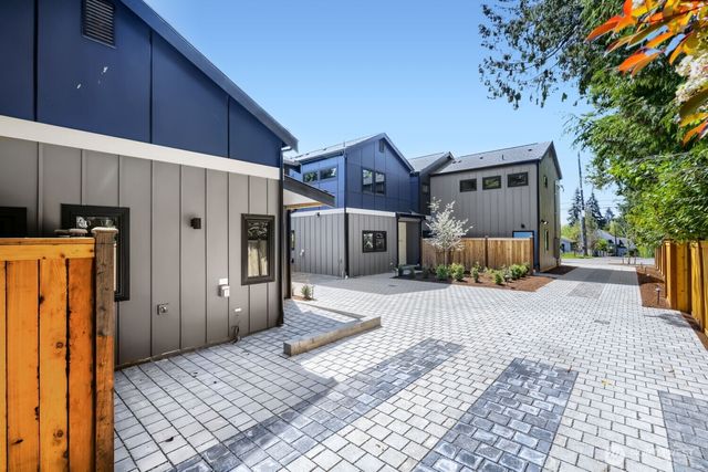 13024 Corliss Avenue N, Seattle, WA 98133
