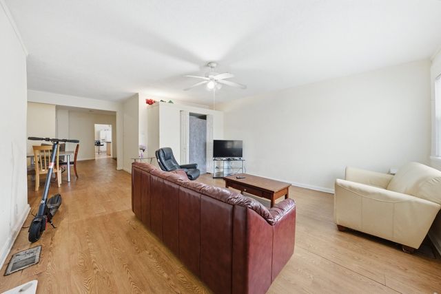 2643 S Hillock Avenue, Chicago, IL 60608