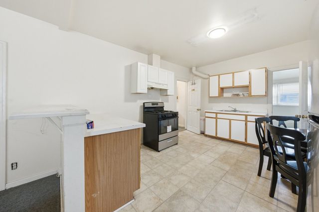 2643 S Hillock Avenue, Chicago, IL 60608