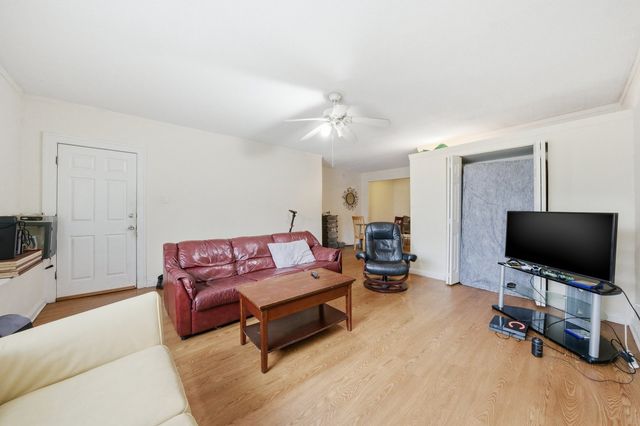 2643 S Hillock Avenue, Chicago, IL 60608