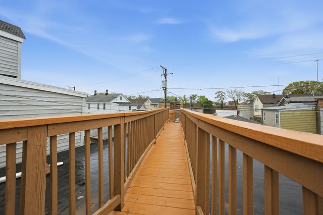 2643 S Hillock Avenue, Chicago, IL 60608
