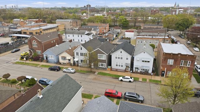 2643 S Hillock Avenue, Chicago, IL 60608
